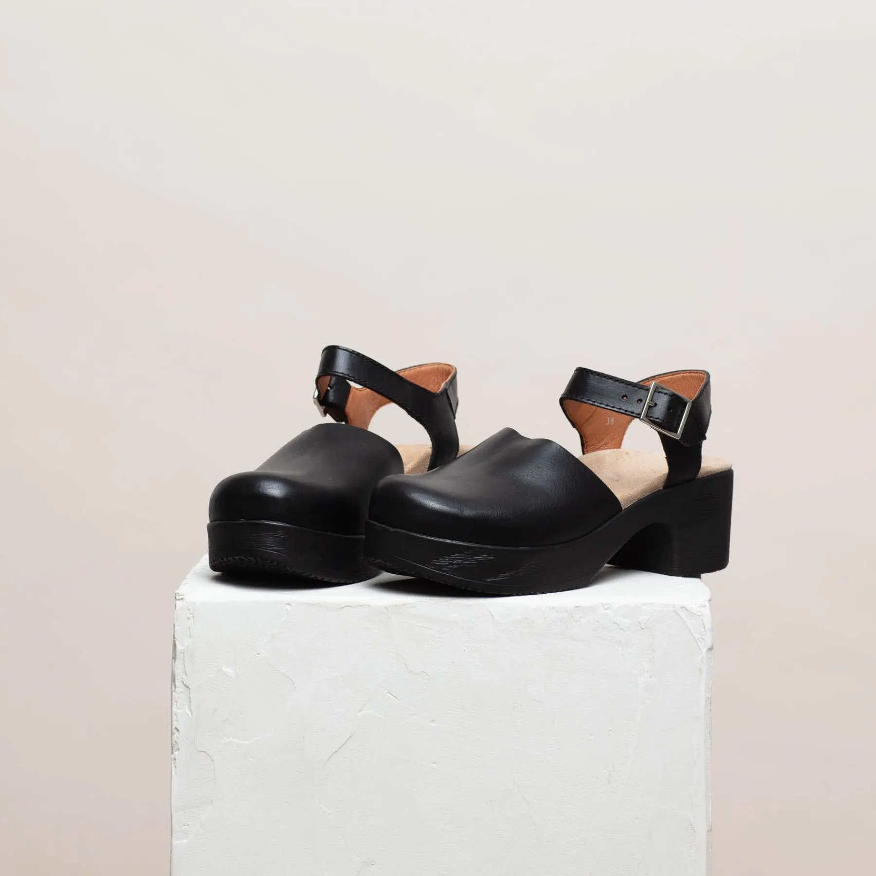 Calou Stockholm Low Heel Soft Clogs^Dolores Mary Jane Clog